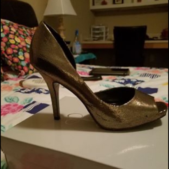 Heels - Picture 1 of 3